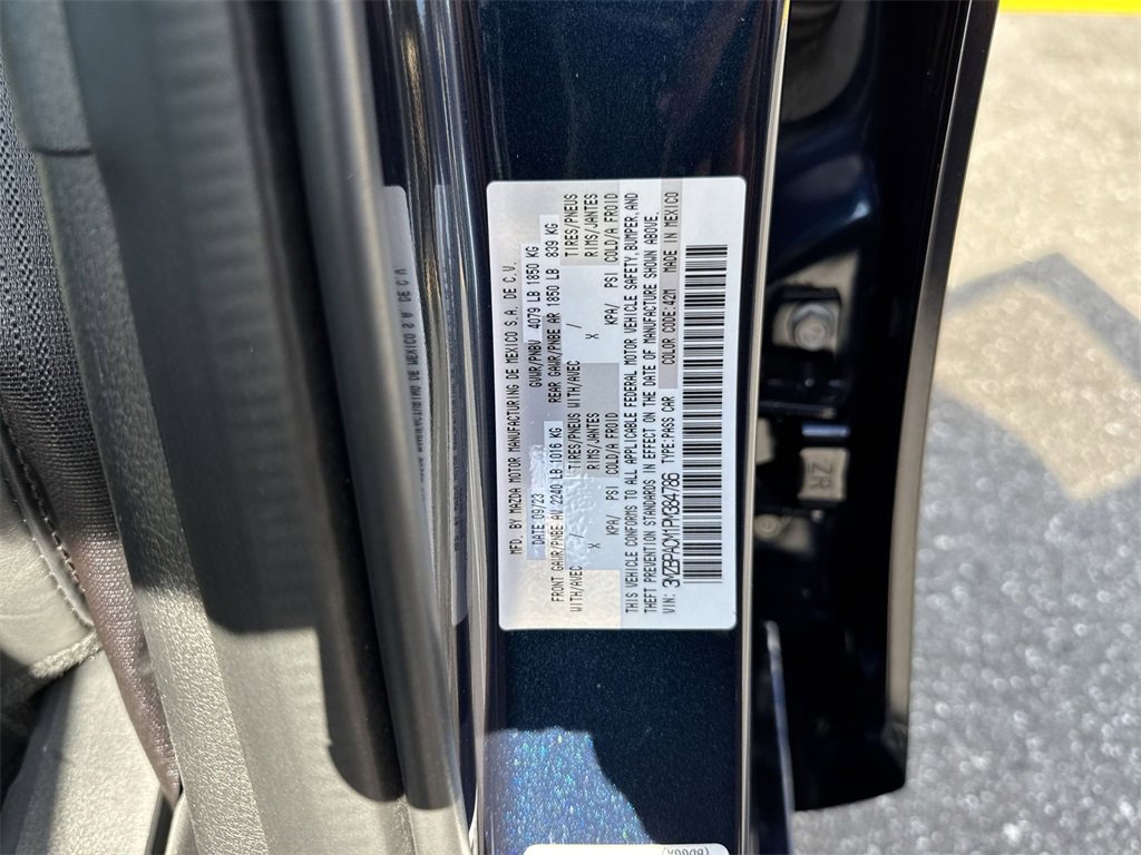 Used 2023 MAZDA MAZDA3 s image 61