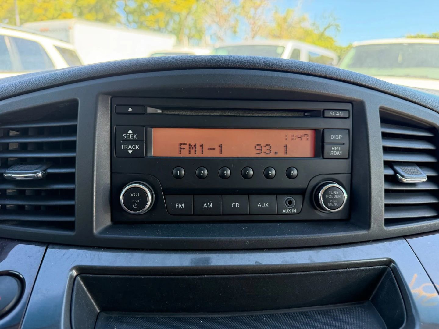 Used 2013 Nissan Quest S image 22