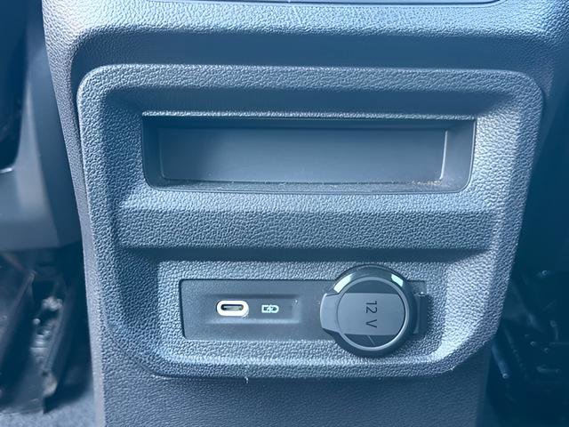 Used 2022 Volkswagen Tiguan SE R-Line image 15