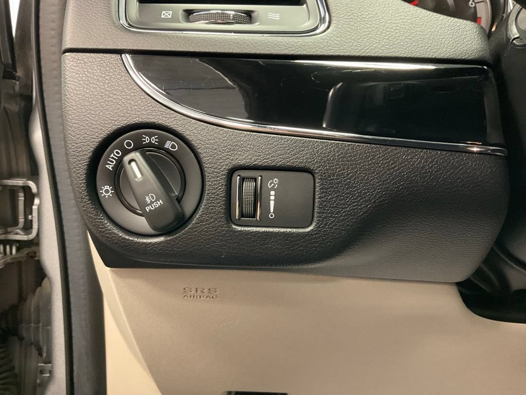 Used 2018 Dodge Grand Caravan SXT FWD image 20