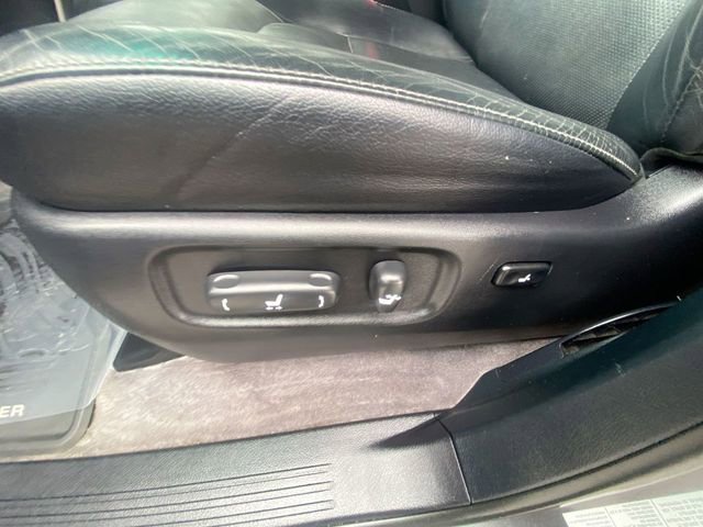 Used 2013 Toyota Land Cruiser image 12