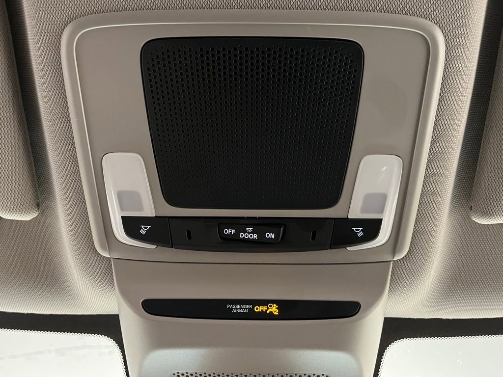 Used 2023 Honda HR-V LX image 9