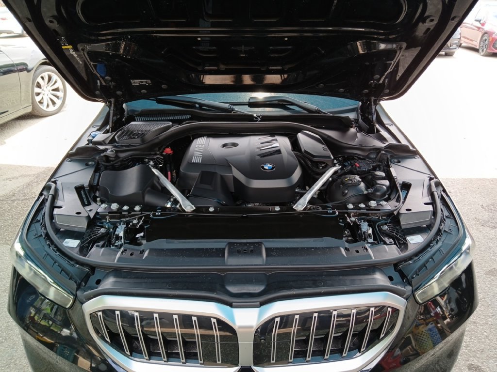 Used 2026 BMW 530i xDrive AWD/4WD image 20