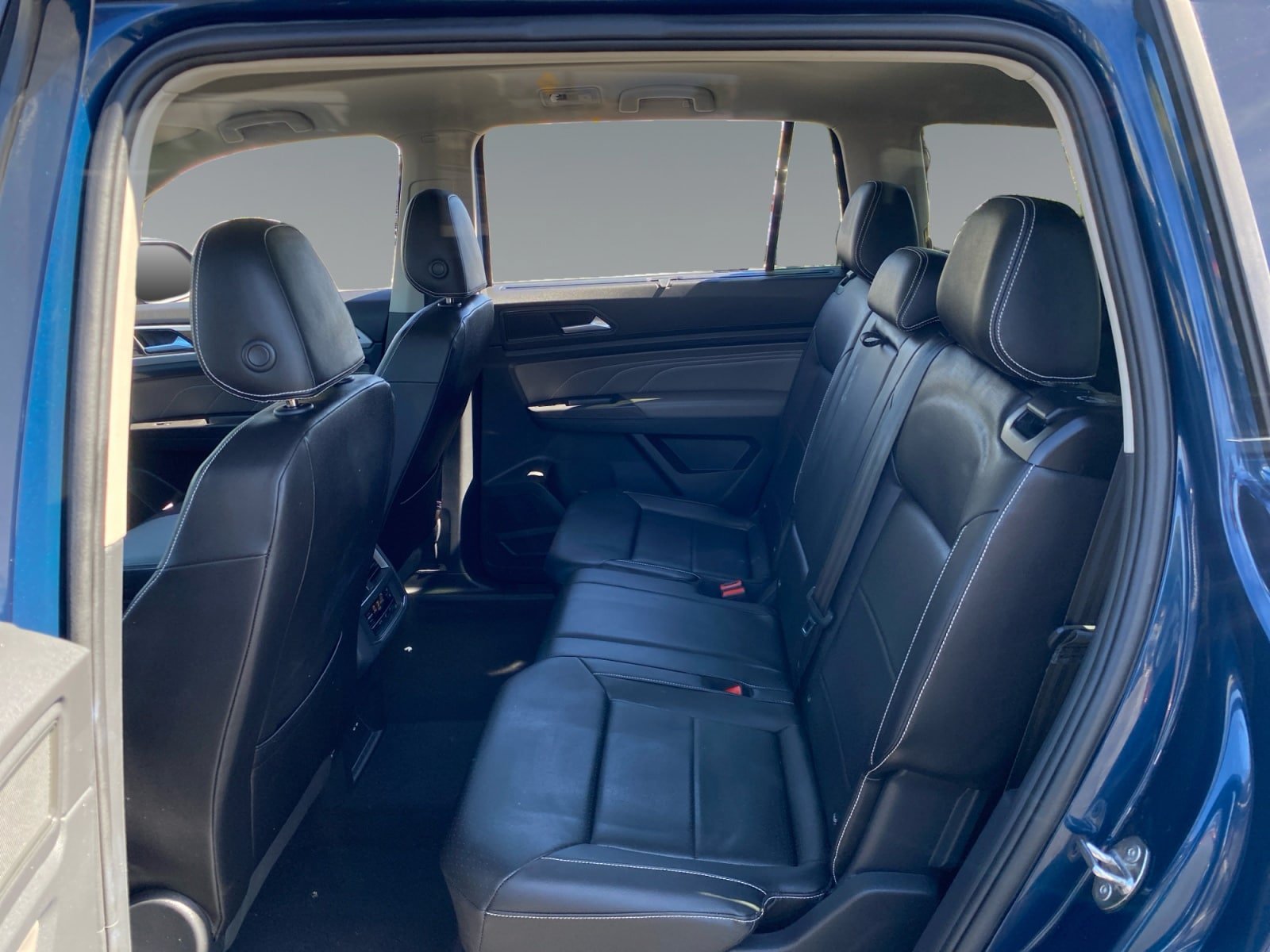 Used 2023 Volkswagen Atlas SE w/ Panoramic Sunroof Package FWD image 13