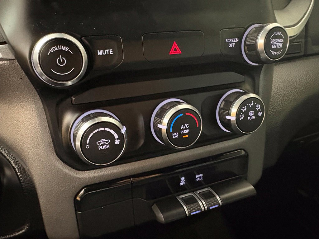Used 2021 RAM 1500 Big Horn RWD image 32