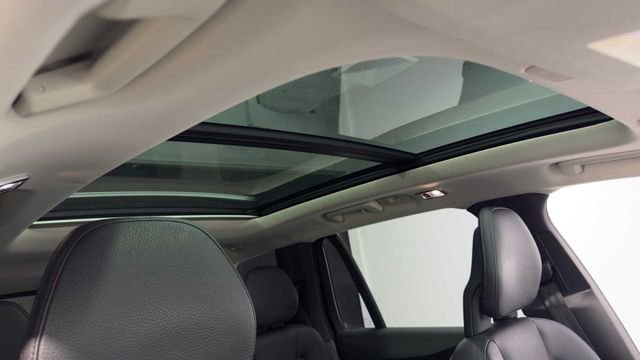 Used 2016 Volvo XC90 T6 Momentum w/ Momentum Plus Package image 21