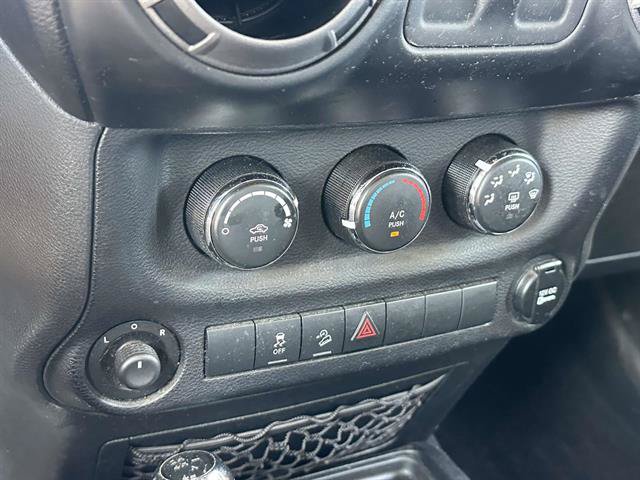 Used 2013 Jeep Wrangler Sport AWD/4WD image 37