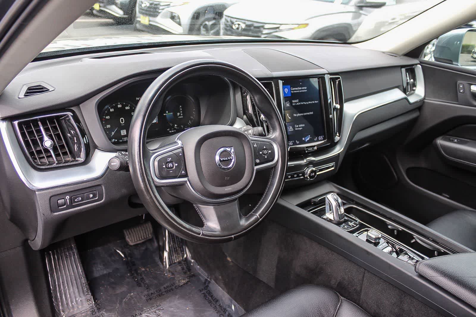 Used 2018 Volvo XC60 T8 Momentum AWD/4WD image 23