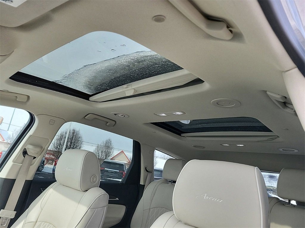 Used 2024 Buick Enclave Avenir w/ Avenir Technology Package image 31