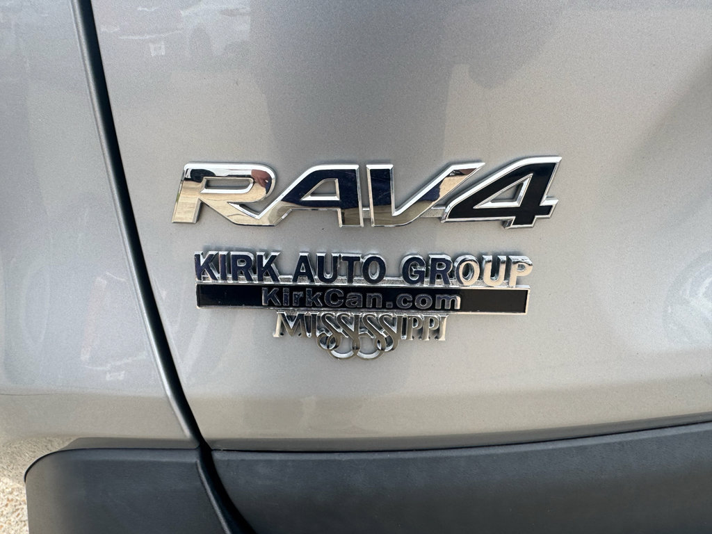 Used 2023 Toyota RAV4 XLE AWD/4WD image 13