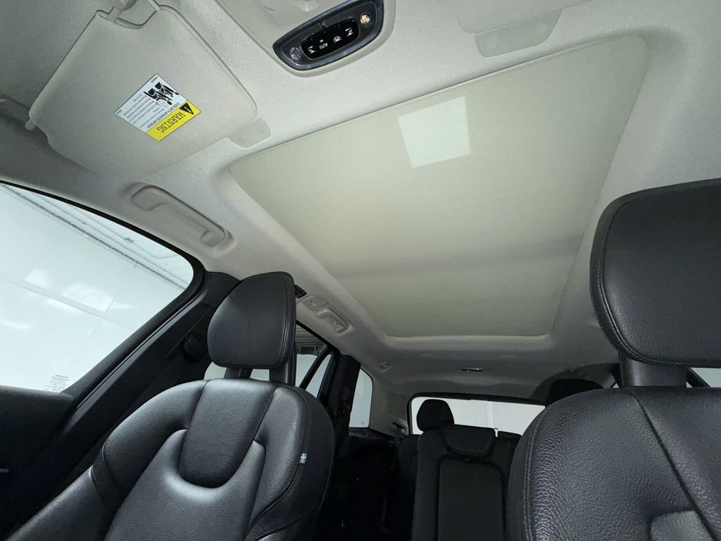 Used 2020 Volvo XC90 T6 Momentum image 7