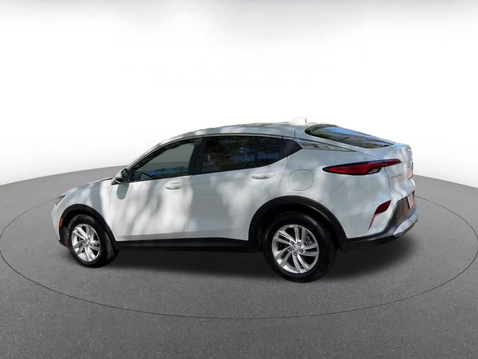 Used 2025 Buick Envista Preferred image 10