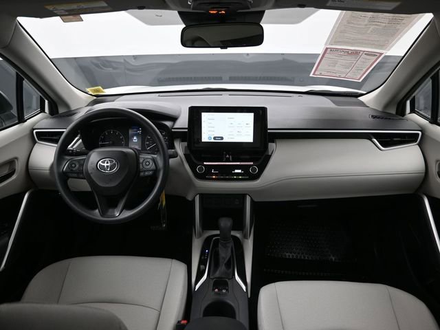 Used 2024 Toyota Corolla Cross L image 12