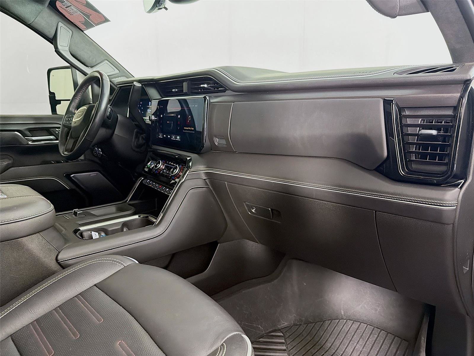 Used 2024 GMC Sierra 2500 AT4X w/ AT4X AEV Edition AWD/4WD image 32