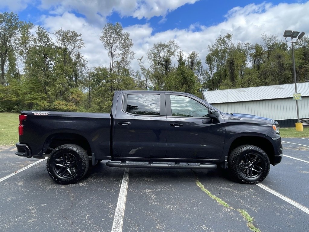 Used 2024 Chevrolet Silverado 1500 LT Trail Boss w/ LPO, Dark Essentials Package image 2