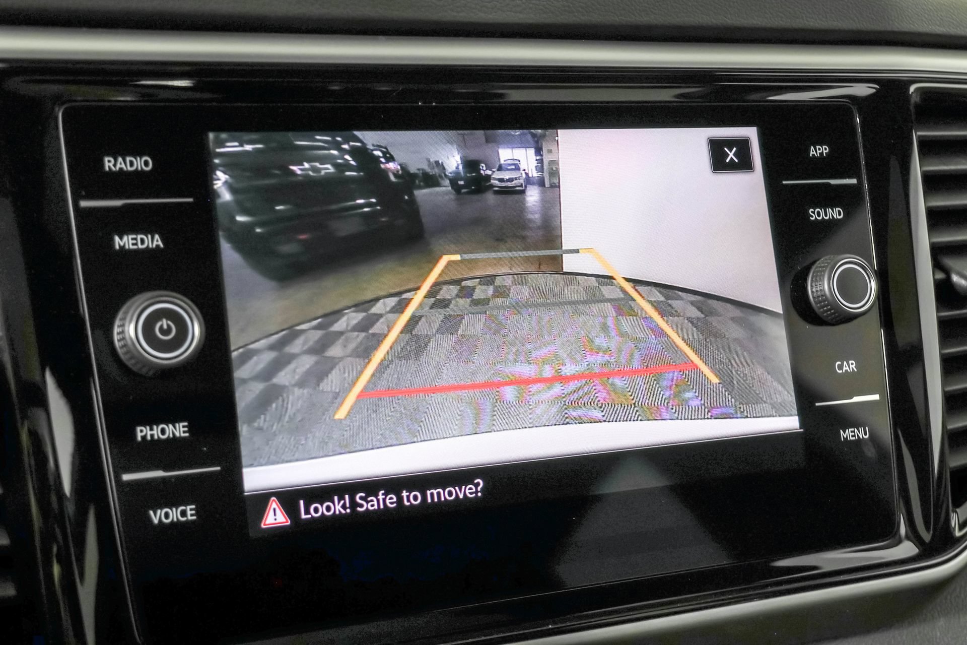 Used 2023 Volkswagen Atlas Cross Sport SE w/ Panoramic Sunroof Package AWD/4WD image 8