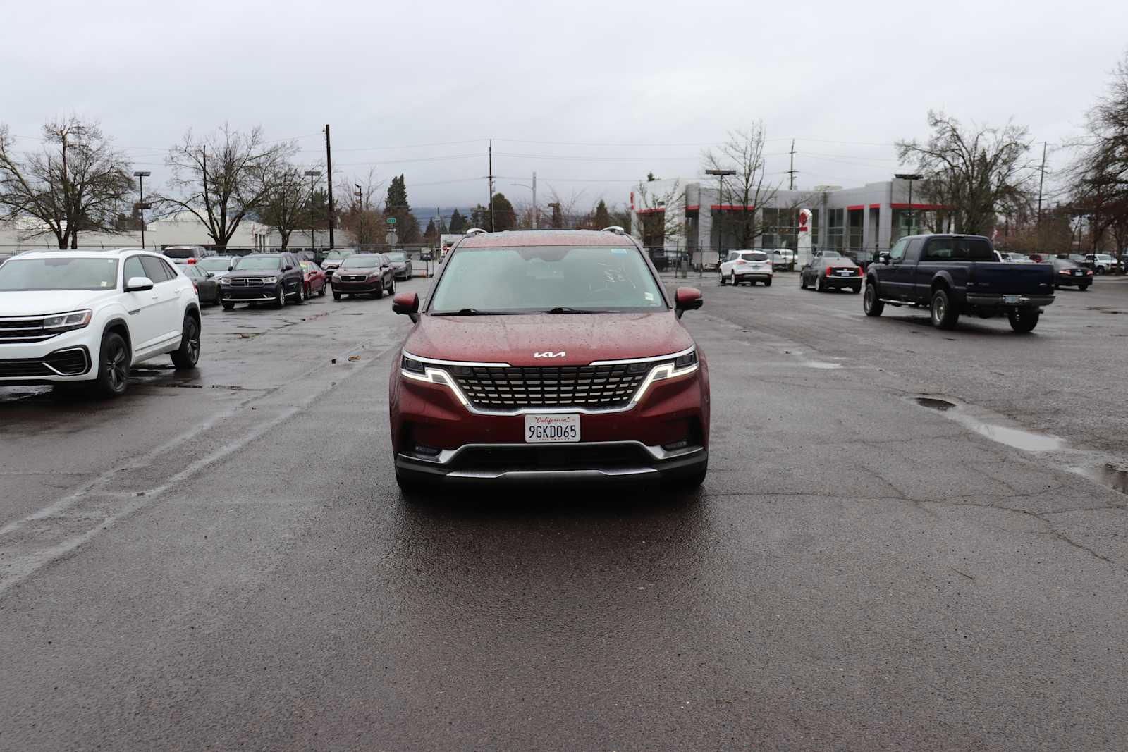 Used 2022 Kia Carnival SX Prestige image 2