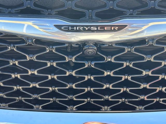 New 2026 Chrysler Pacifica Select FWD image 3