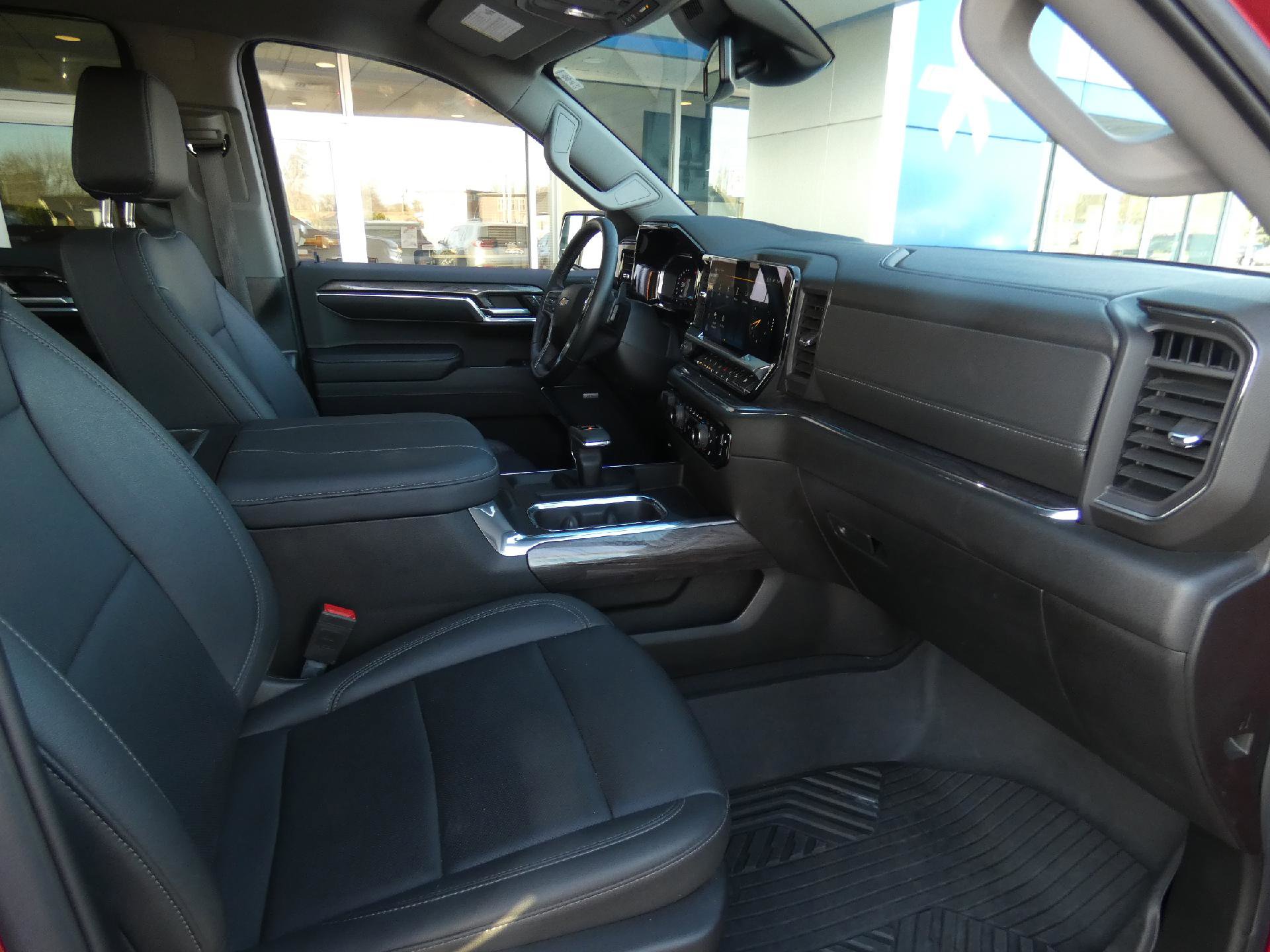 Used 2024 Chevrolet Silverado 1500 LTZ AWD/4WD image 17