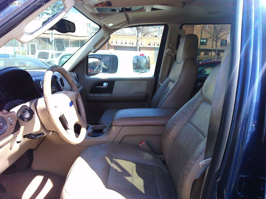 Used 2004 Ford Expedition XLT AWD/4WD image 7
