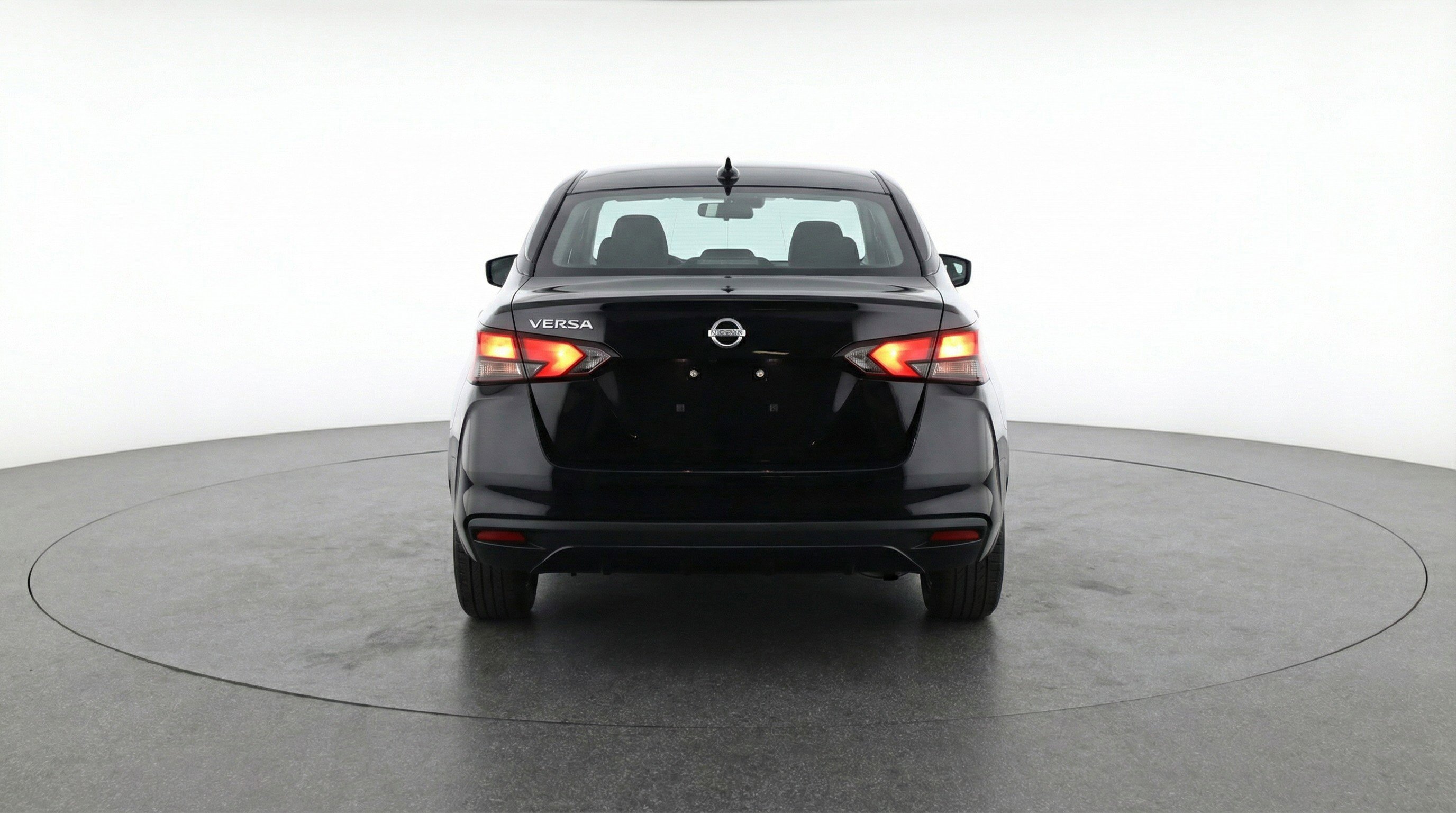 Used 2025 Nissan Versa SV image 7