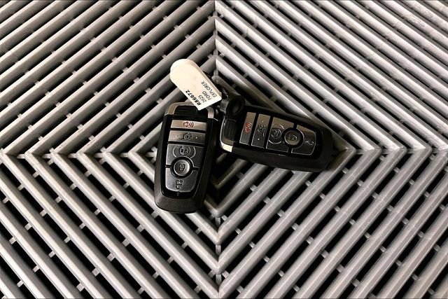 Used 2025 Ford Explorer Platinum image 11