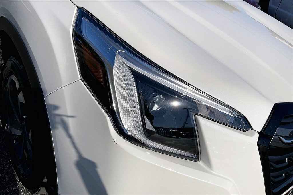 Certified 2023 Subaru Forester Touring AWD/4WD image 34