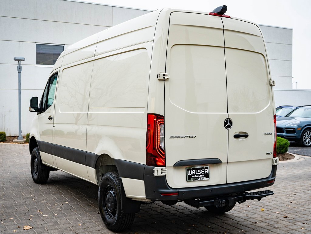Used 2024 Mercedes-Benz Sprinter 2500 image 11