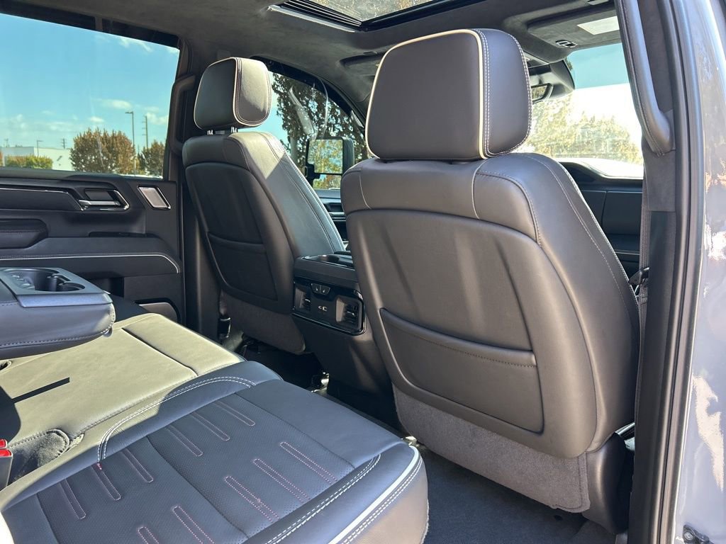 Used 2024 GMC Sierra 2500 AT4X image 45