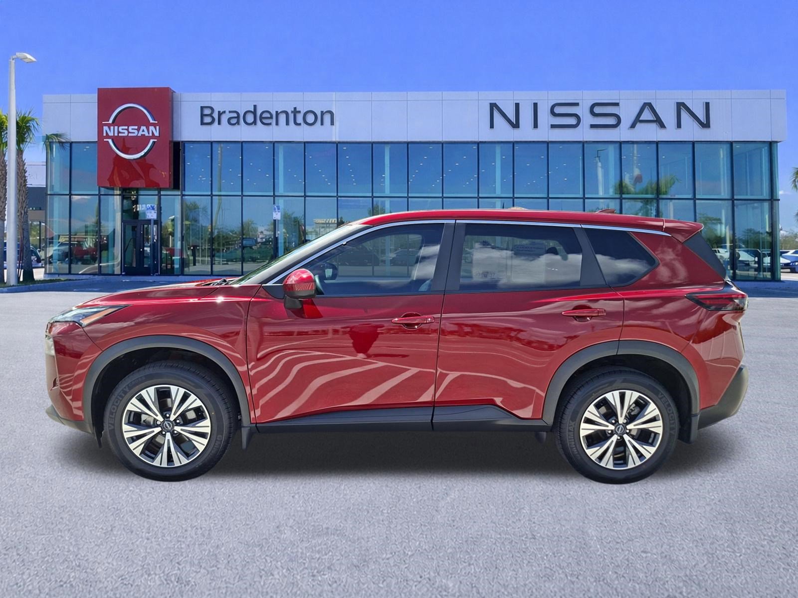 Used 2023 Nissan Rogue SV image 8