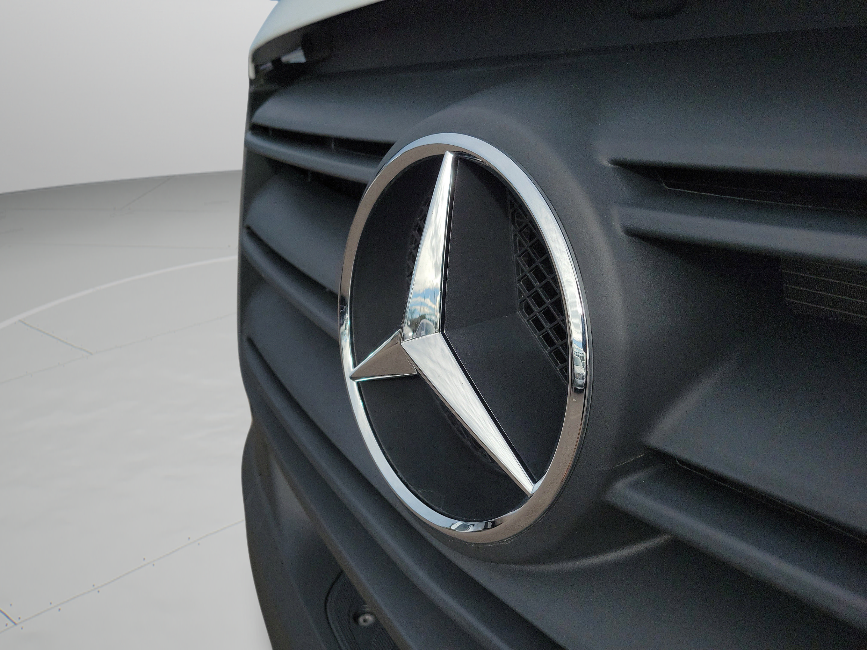 Used 2025 Mercedes-Benz Sprinter 2500 image 33