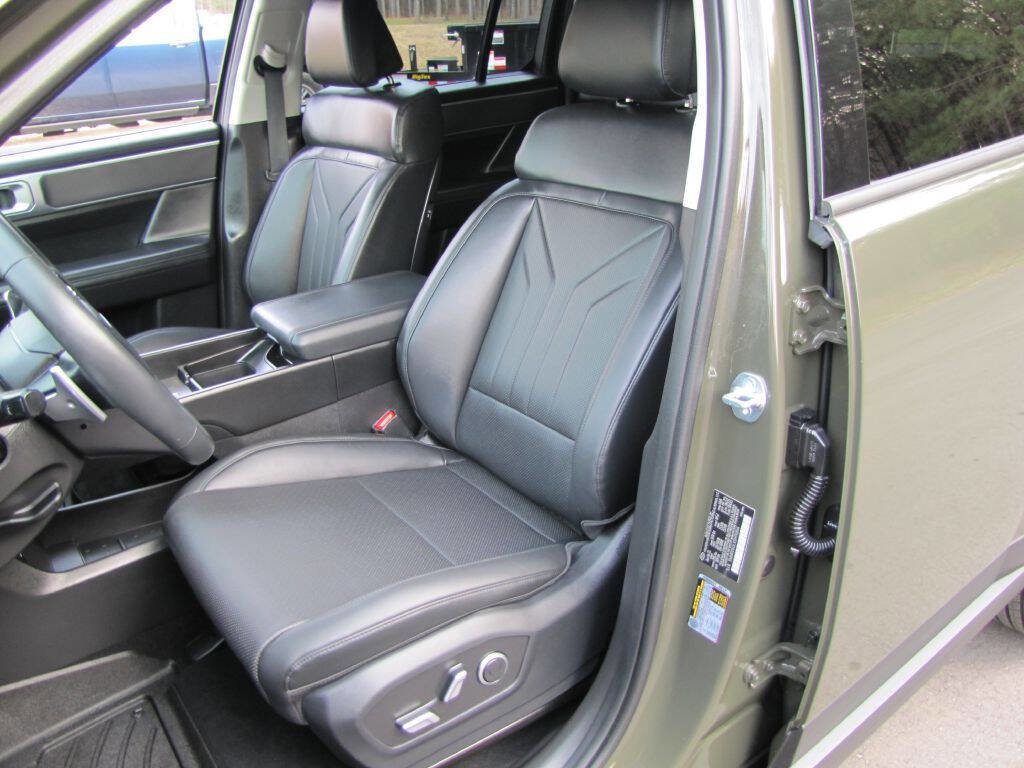 Used 2025 Hyundai Santa Fe SEL image 23