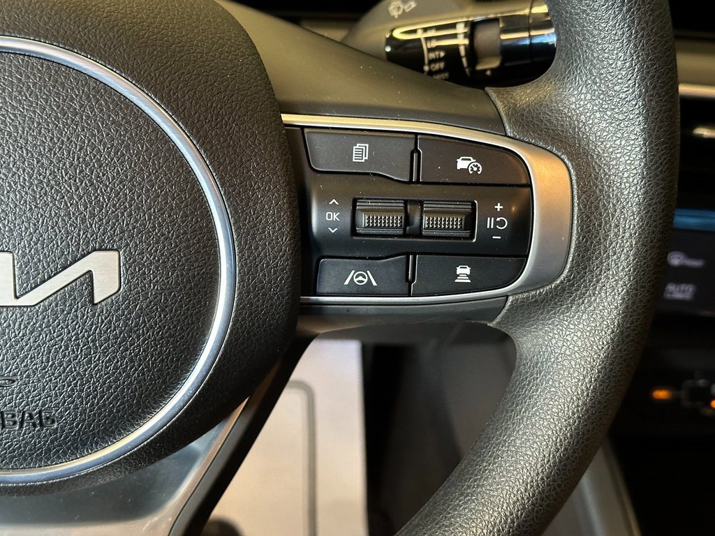 Used 2025 Kia K5 LXS image 11