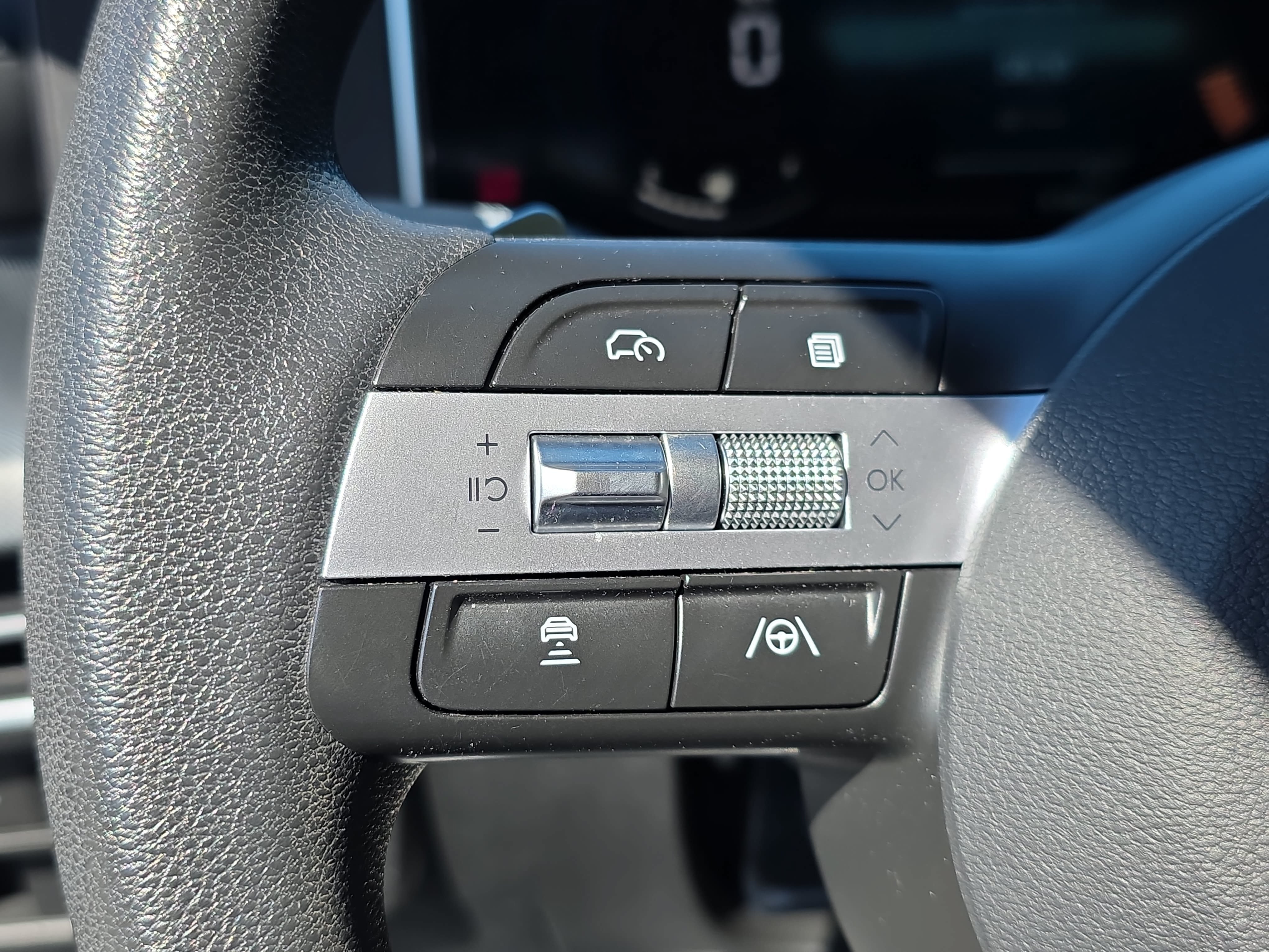 Used 2025 Hyundai Sonata SEL FWD image 14