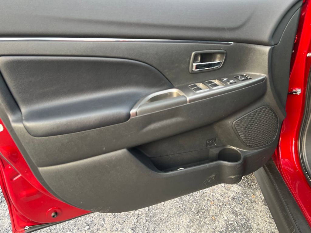 Used 2025 Mitsubishi Outlander Sport ES AWD/4WD image 19