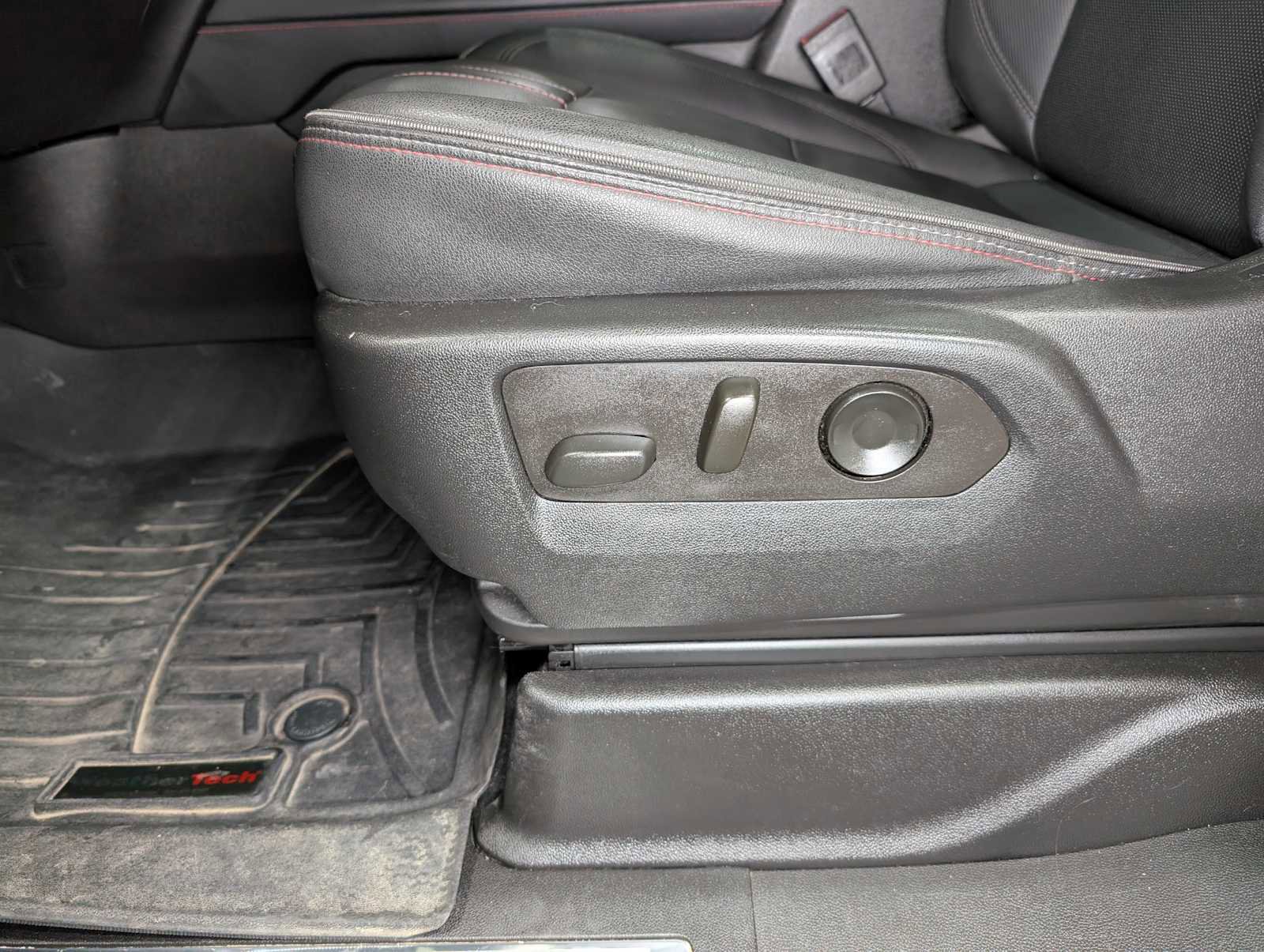 Used 2022 Chevrolet Tahoe RST w/ Sport Performance Package image 39