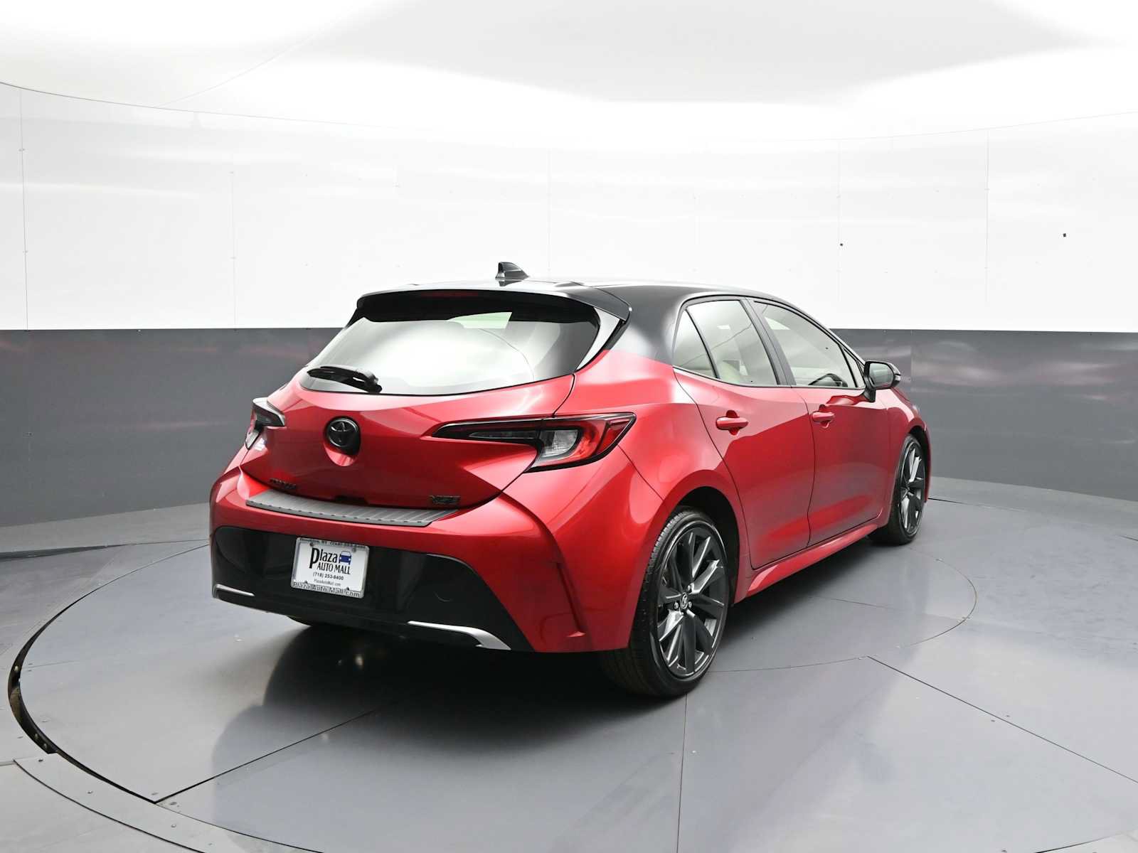 Used 2025 Toyota Corolla XSE FWD image 5