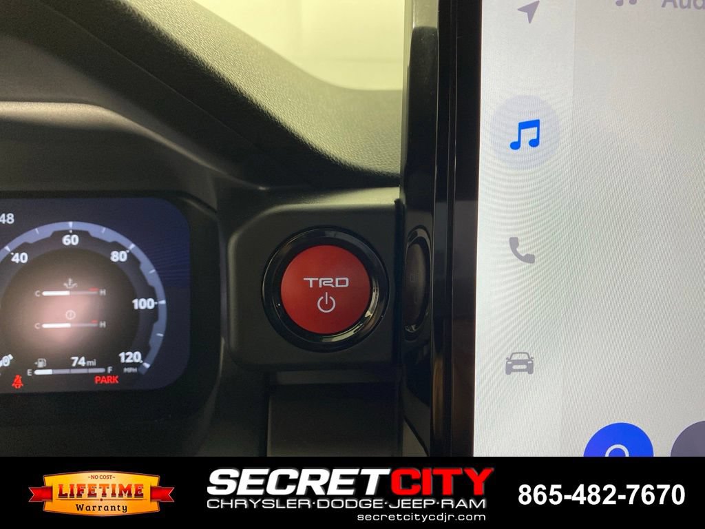 Used 2025 Toyota Tacoma TRD Off-Road AWD/4WD image 15
