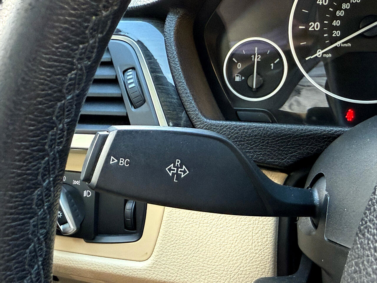 Used 2018 BMW 330e image 31