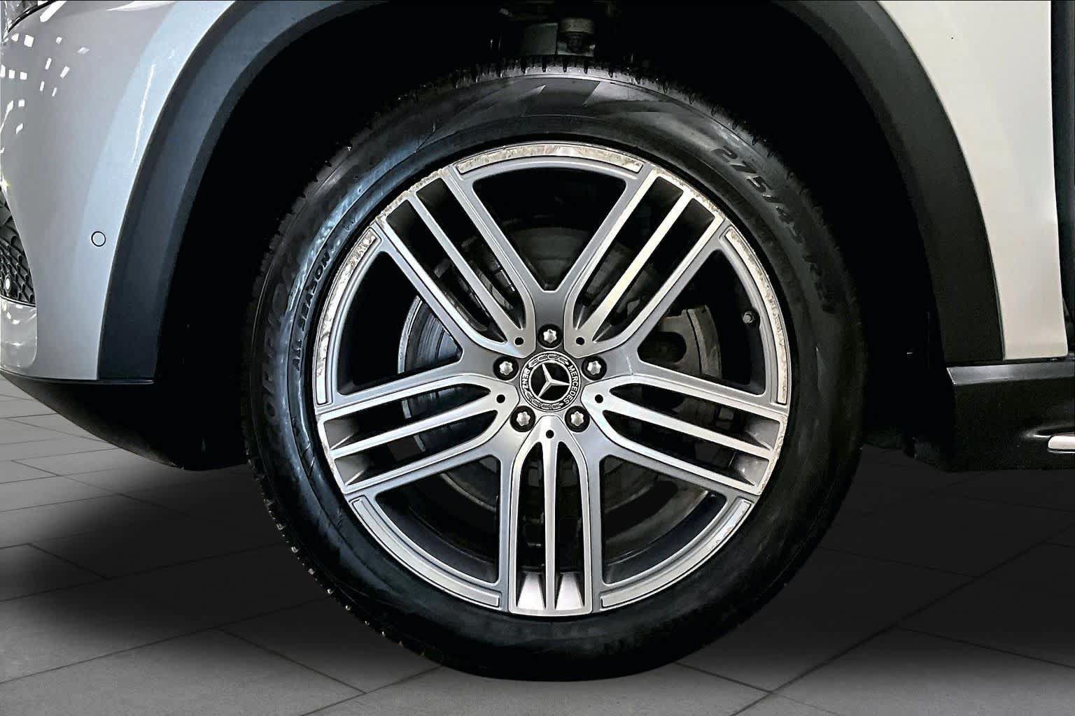 Certified 2021 Mercedes-Benz GLS 450 4MATIC image 11