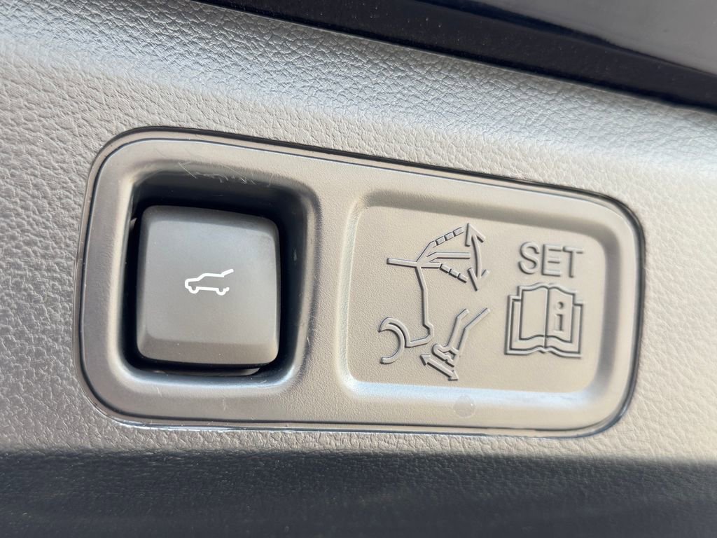 Used 2023 Ford Expedition Limited AWD/4WD image 38