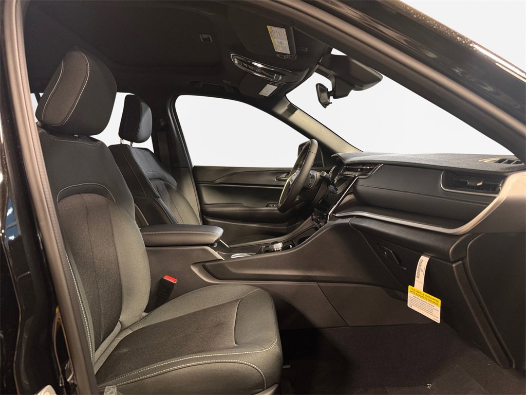 New 2025 Jeep Grand Cherokee Laredo X w/ Luxury Tech Group I image 26