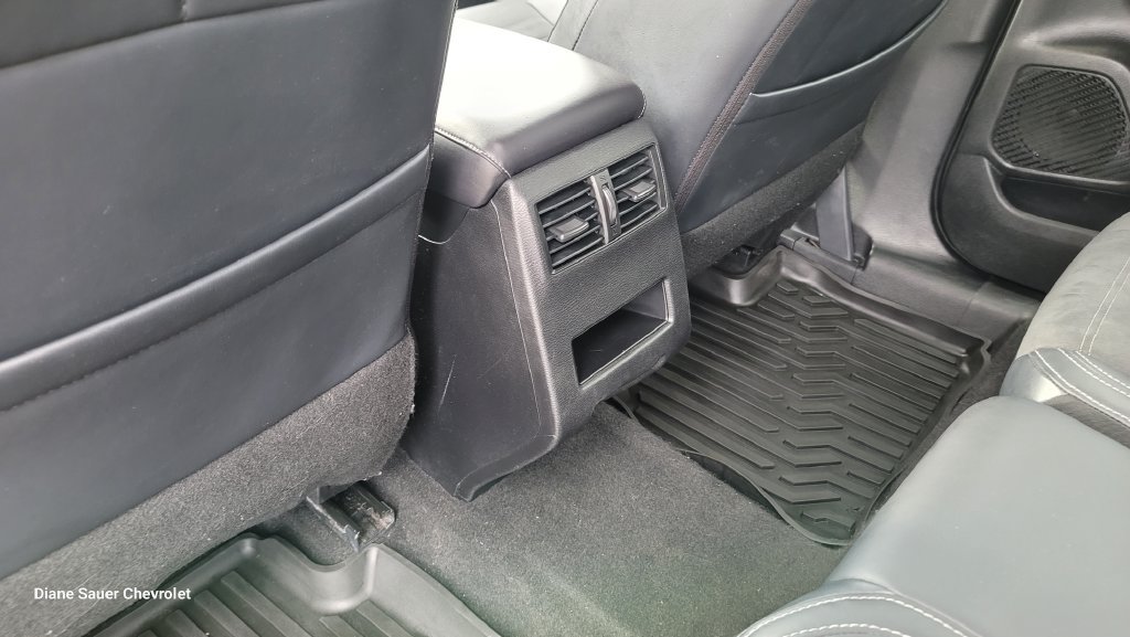 Used 2024 Mitsubishi Outlander AWD image 27