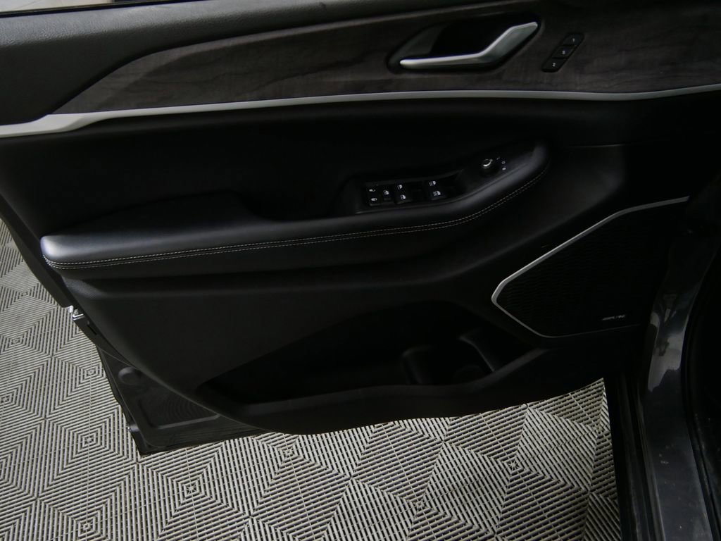 Used 2022 Jeep Grand Cherokee Limited 4xe image 14