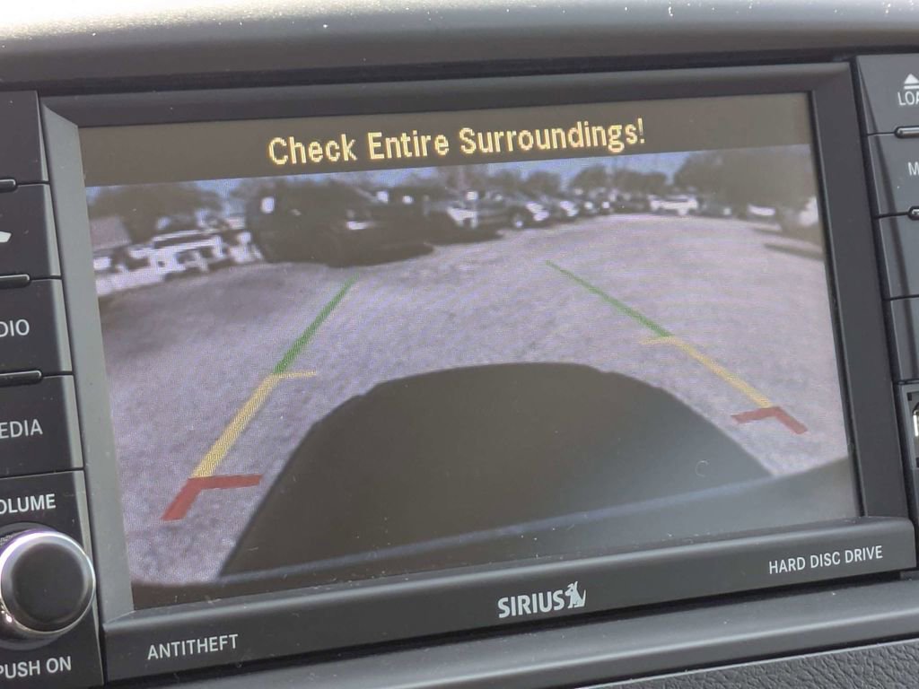 Used 2018 Dodge Grand Caravan SE w/ UConnect Hands-Free Group image 21