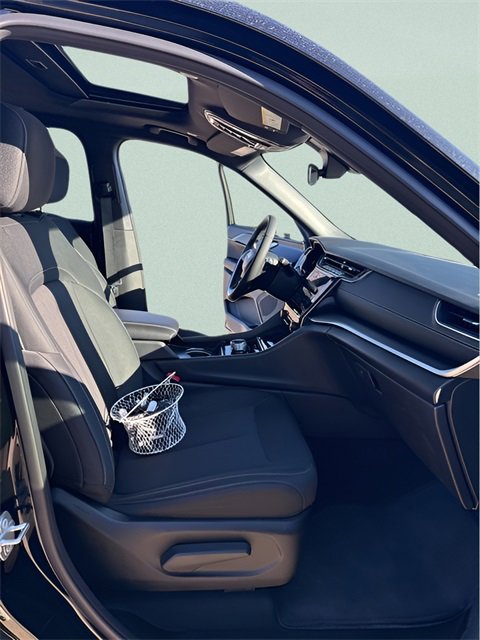 New 2025 Jeep Grand Cherokee L Laredo w/ Luxury Tech Group I image 27