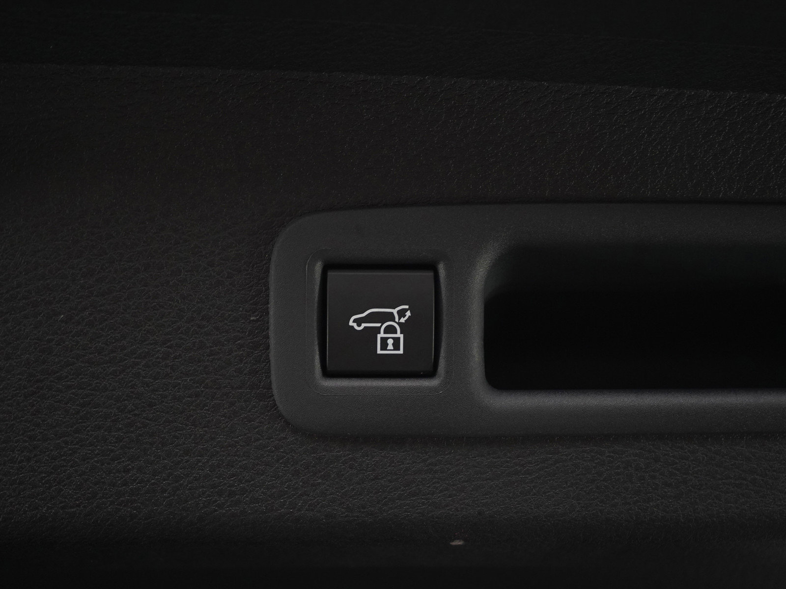 Used 2025 Toyota Sienna LE AWD/4WD image 19