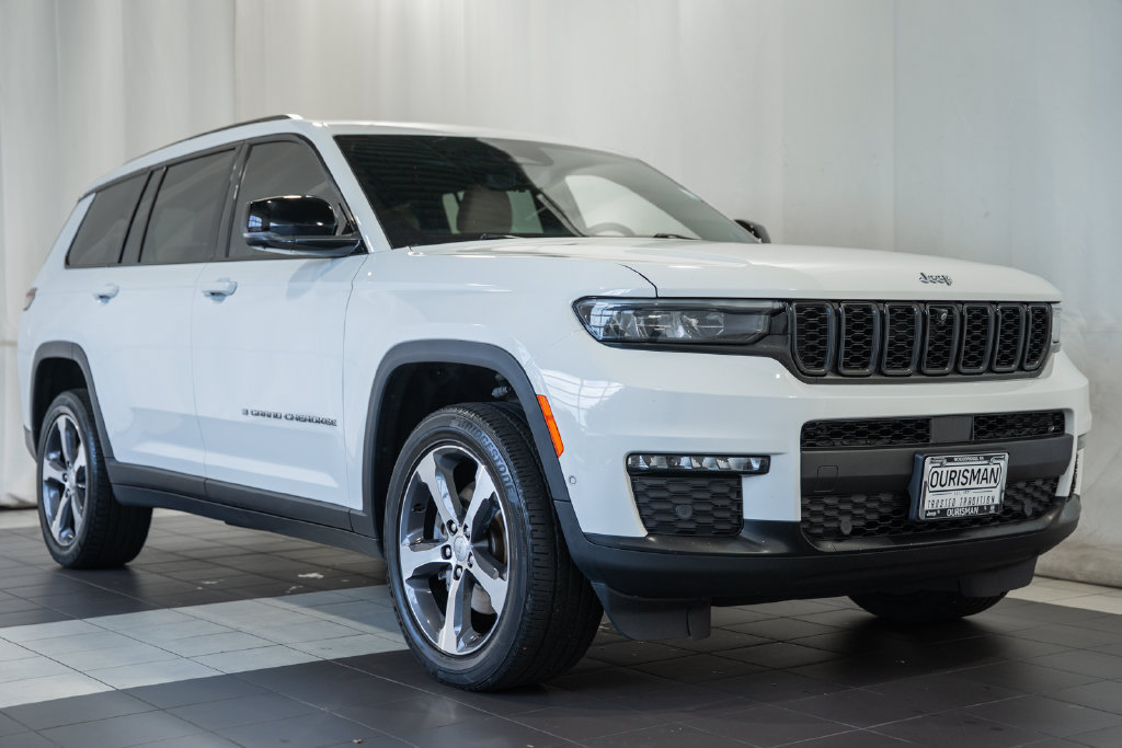 Certified 2023 Jeep Grand Cherokee L Limited w/ Luxury Tech Group II AWD/4WD image 1