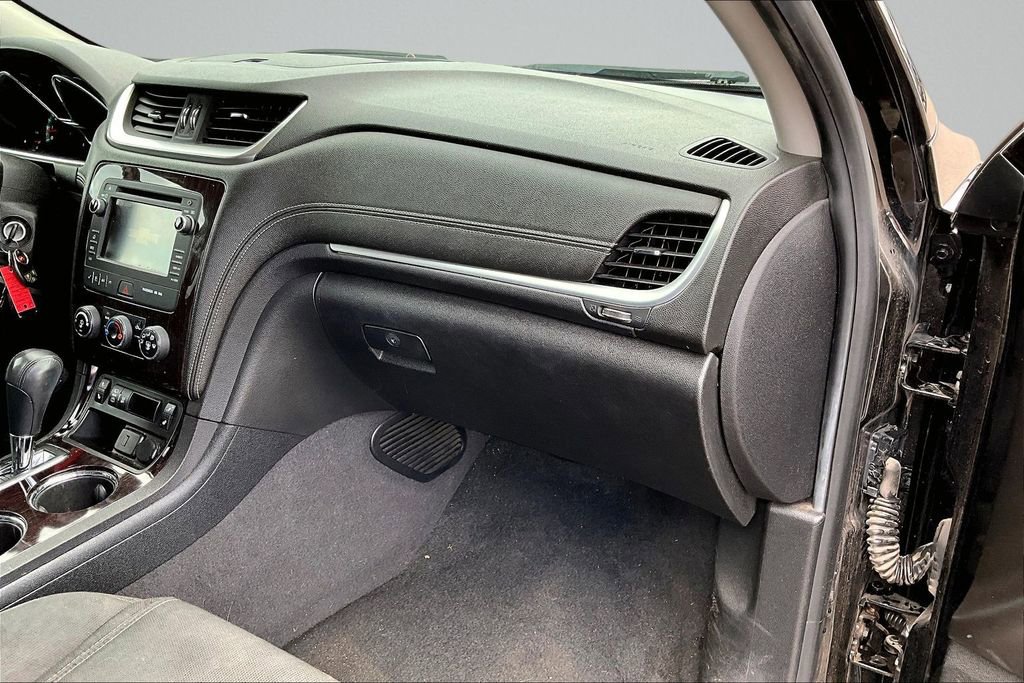 Used 2017 Chevrolet Traverse LT FWD image 12