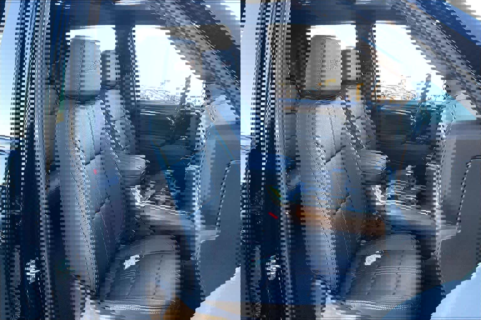 Used 2024 Chevrolet Silverado 1500 High Country w/ Midnight Edition image 10